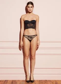 Fleur Du Mal Bouquet Lace Cheeky -Lingerie Store 181005 FLEURDUMAL SHOT 21 2368 a3e862ce 2fca 42a9 a07e 3cb14b52514e