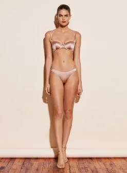 Fleur Du Mal Luxe Thong 15 Fleur Du Mal Luxe Thong -Lingerie Store 190619 FLEURDUMAL SHOT 25 2373