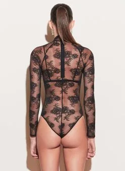 Fleur Du Mal Bouquet Lace Turtleneck Bodysuit -Lingerie Store 191218 FLEURDUMAL SHOT 21 3336 crop