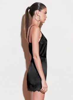 Fleur Du Mal James Lace Slip Skirt 11 Fleur Du Mal James Lace Slip Skirt -Lingerie Store 200116 FLEURDUMAL SHOT 20 3568crop