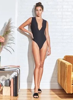 Fleur Du Mal Margo Lace Trim Deep V Bodysuit -Lingerie Store 200915 FLEURDUMAL SHOT 40 3670full