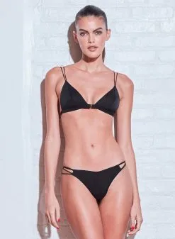 Fleur Du Mal Laced Thong -Lingerie Store 201120 FLEURDUMAL SHOT 01 0034crop c705308f 92d8 4836 b8c5 c319303ec600