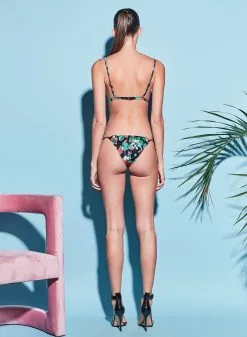 Fleur Du Mal Grommet Triangle Bikini Top -Lingerie Store 201208 FLEURDUMAL SHOT 43 4575full 034270c7 3c48 4d95 bc7d 3782b8c10094