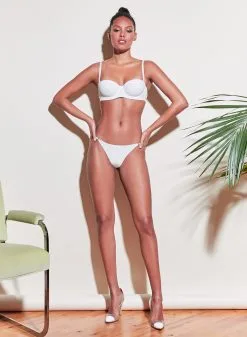 Fleur Du Mal Charlotte Lace Seamless String Cheeky -Lingerie Store 210201 FLEURDUMAL SHOT 15 1675full