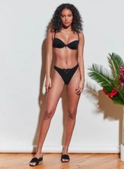 Fleur Du Mal Organic Cotton Thong -Lingerie Store 210317 FLEURDUMAL SHOT 15 2325full 54a9022d 10e7 492d b5cc b2722605d174