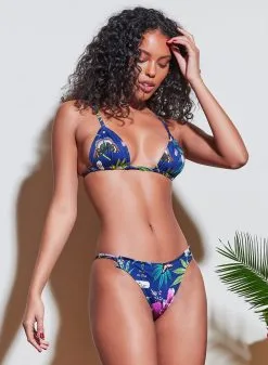 Fleur Du Mal Botanical Grommet Triangle Bikini Top -Lingerie Store 210317 FLEURDUMAL SHOT 25 3942crop d90db3b8 e459 4f7a a063 62ef8b9d00c2