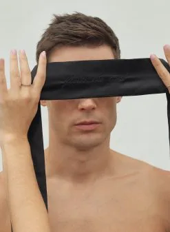 Fleur Du Mal Silk Blindfold -Lingerie Store 850 0460web