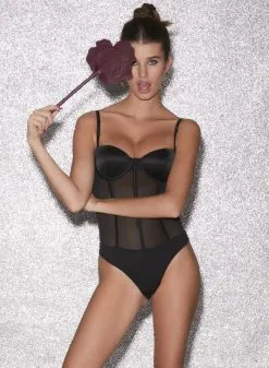 Fleur Du Mal Leather Rose Shaped Paddle -Lingerie Store FDM 010623 1 01983crop