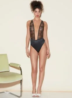 Fleur Du Mal Rose Lace Bodysuit -Lingerie Store FDM 050322 1 2355full