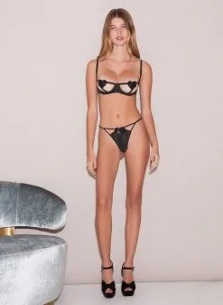 Fleur Du Mal Queen Of Hearts V String -Lingerie Store FDM 112822 01 0395full
