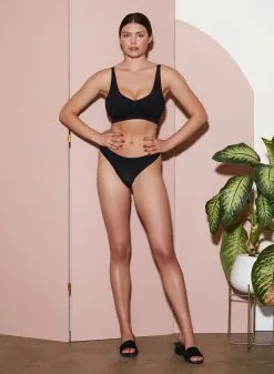 Fleur Du Mal Le Body Seamless Bralette -Lingerie Store FleurDuMal8663 full